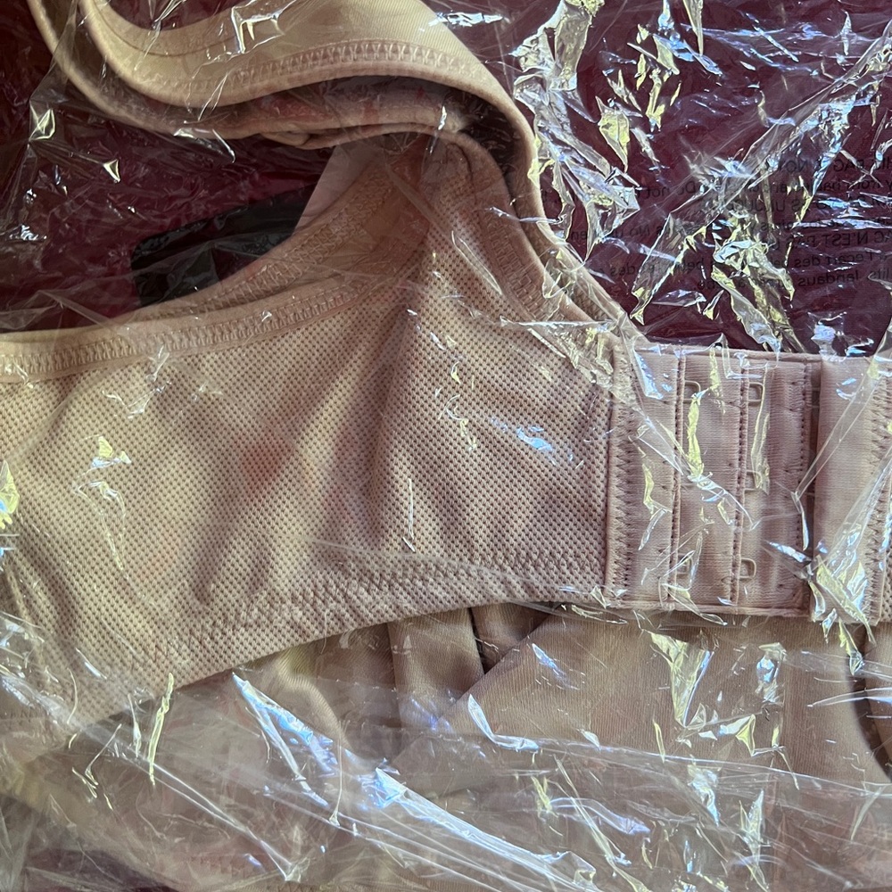 Wacoal Simone Sport Underwire Bra 36C 855170 - Picture 5 of 7